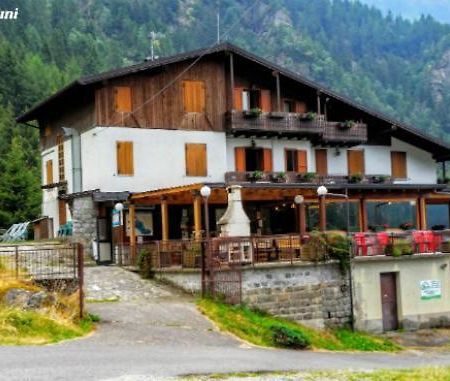 Rifugio Stella Alpina Hotel Saviore dell'Adamello Exterior photo
