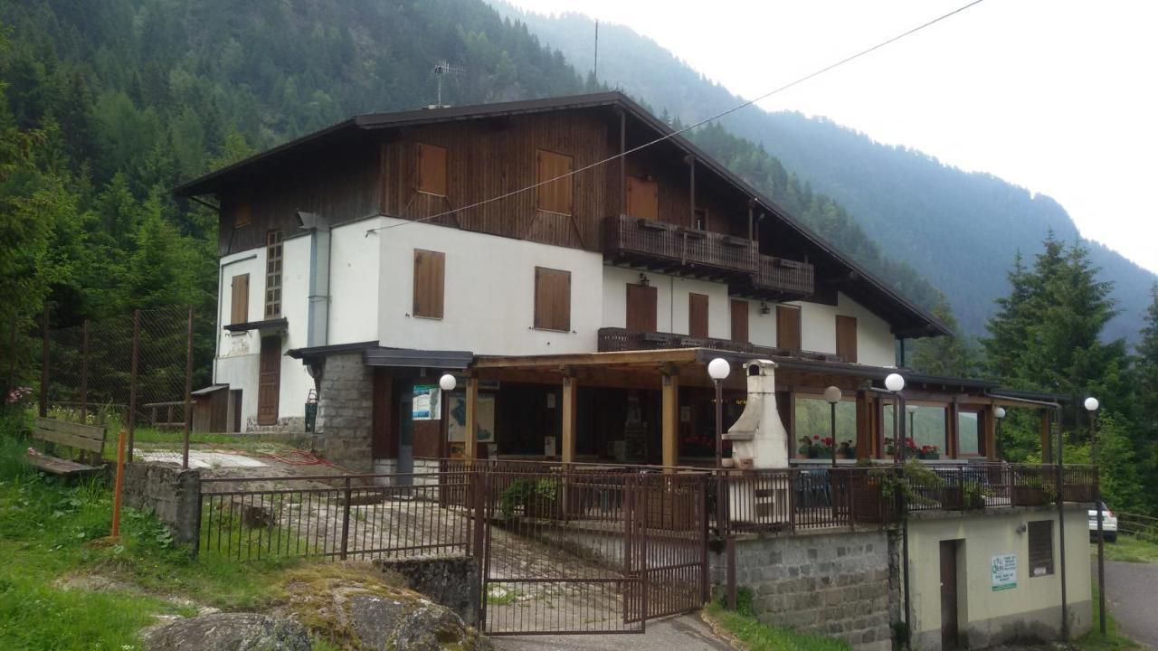 Rifugio Stella Alpina Hotel Saviore dell'Adamello Exterior photo